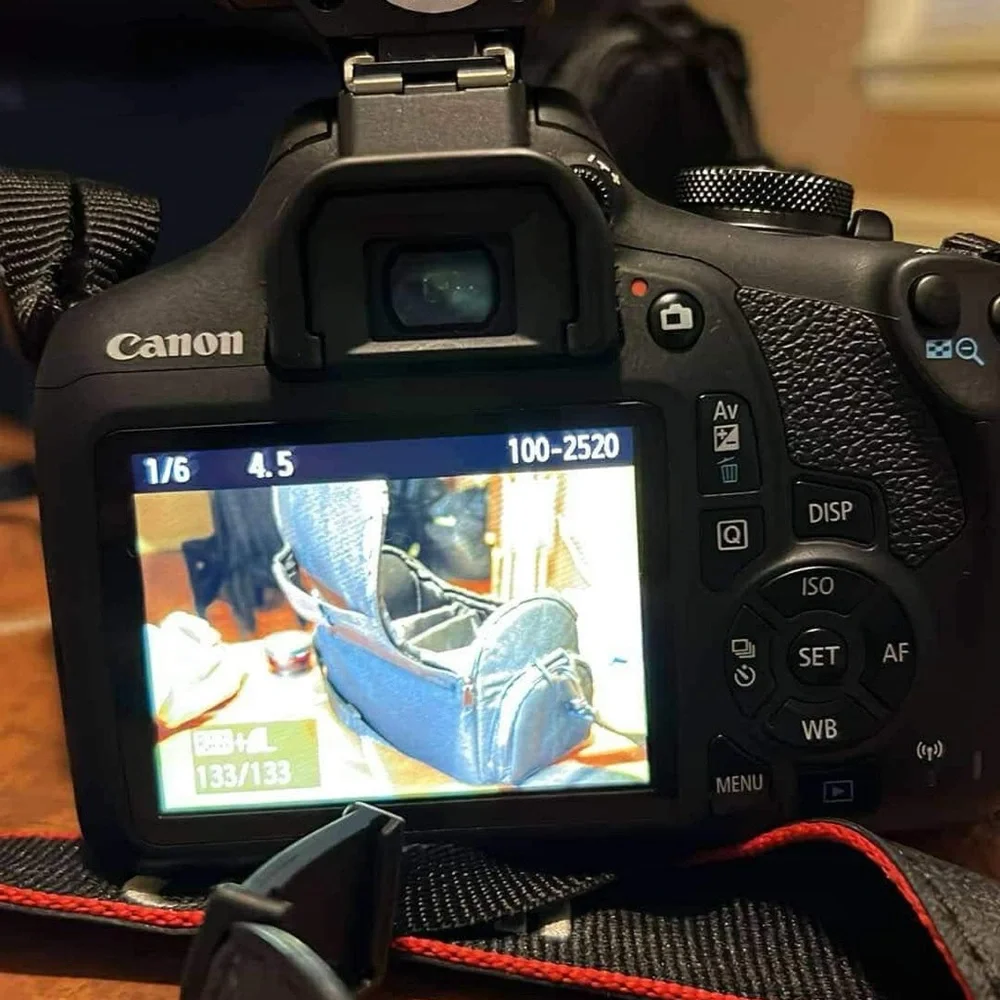 Canon 2000D